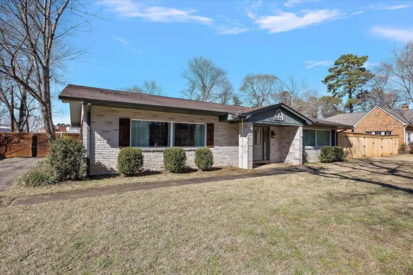 $292,000 | 1005 Logansport Street, Nacogdoches, TX 75961