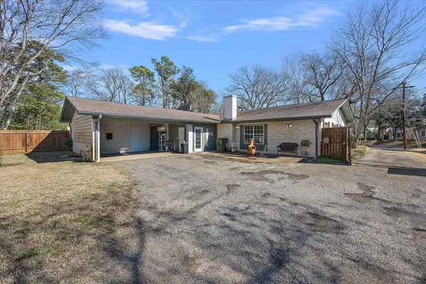 $292,000 | 1005 Logansport Street, Nacogdoches, TX 75961