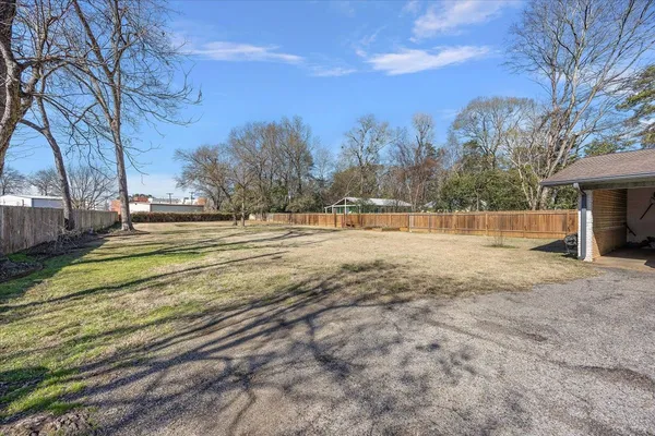 $292,000 | 1005 Logansport Street, Nacogdoches, TX 75961