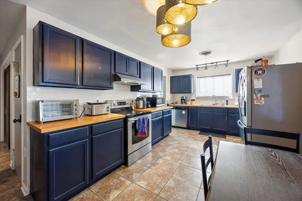 $292,000 | 1005 Logansport Street, Nacogdoches, TX 75961