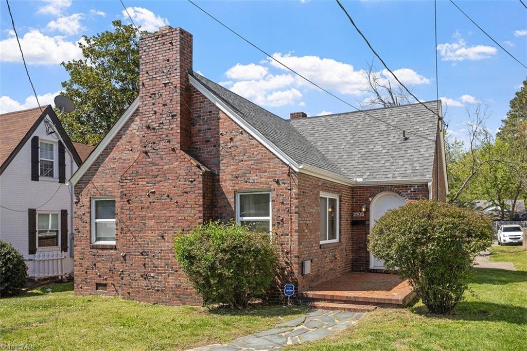 2705 North Roxboro Street Durham, NC 27704 - Photo 2 of 16