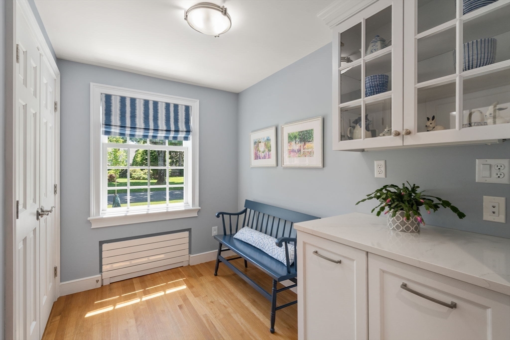 10 Auburn Road Wellesley, MA 02481 - Photo 6 of 34