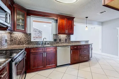 $249,900 | 4041 North Indigo Drive, Harvey, LA 70058