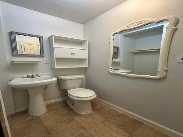 $925 | 4108 Whirlaway Drive, Pasadena, TX 77503