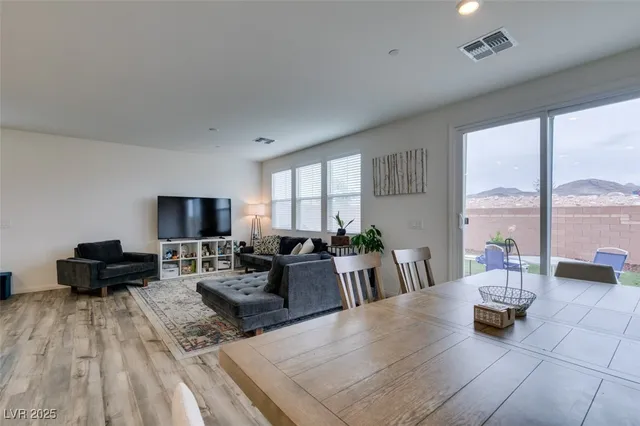 $575,000 | 2993 Gallarate Drive, Henderson, NV 89044