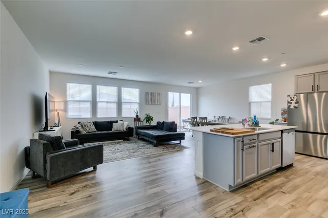 $575,000 | 2993 Gallarate Drive, Henderson, NV 89044