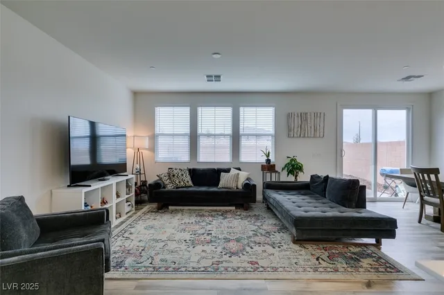 $575,000 | 2993 Gallarate Drive, Henderson, NV 89044