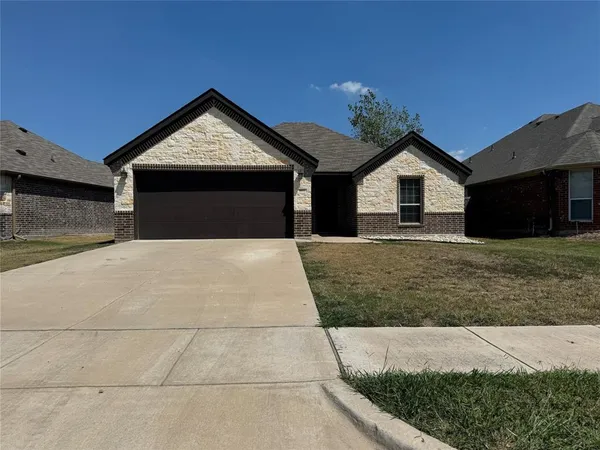$1,800 | 8805 Kiowa Drive, Greenville, TX 75402