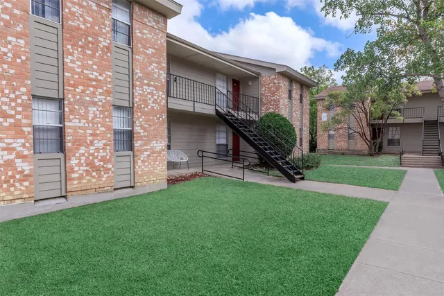 $1,295 | 3144 Northwest 33rd Street, Fort Worth, TX 76106