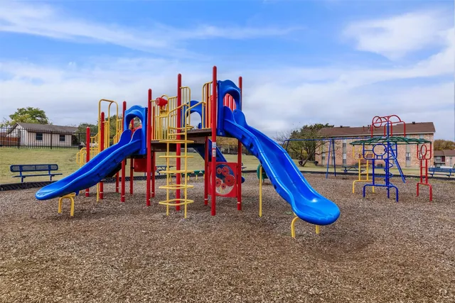 $1,295 | 3144 Northwest 33rd Street, Fort Worth, TX 76106