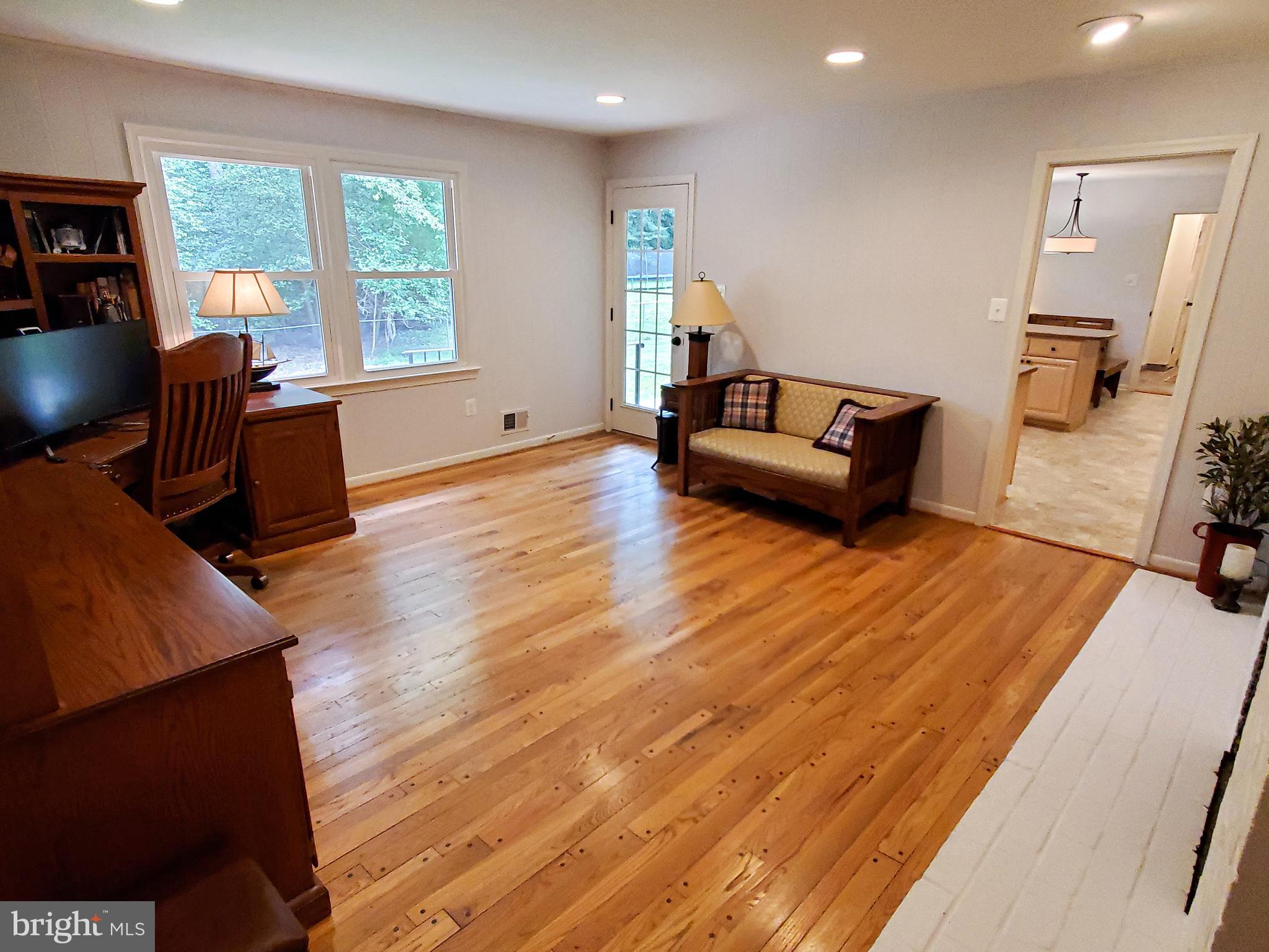 11932 Bennett Road Herndon, VA 20171 - Photo 14 of 49 Family Room