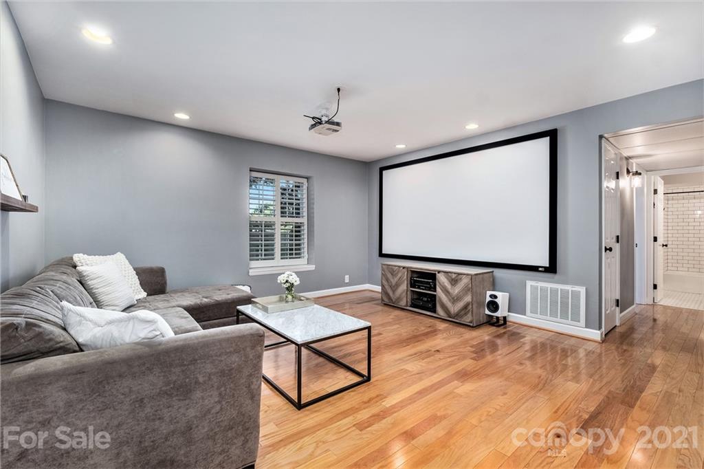 2626 Park Road, Unit D Charlotte, NC 28209 - Photo 2 of 21 Gallery Image 2