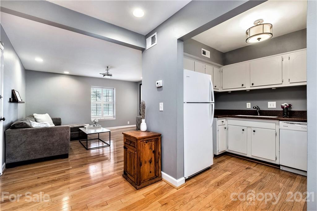 2626 Park Road, Unit D Charlotte, NC 28209 - Photo 11 of 21 Gallery Image 11