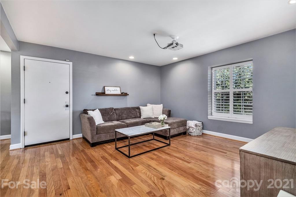 2626 Park Road, Unit D Charlotte, NC 28209 - Photo 3 of 21 Gallery Image 3