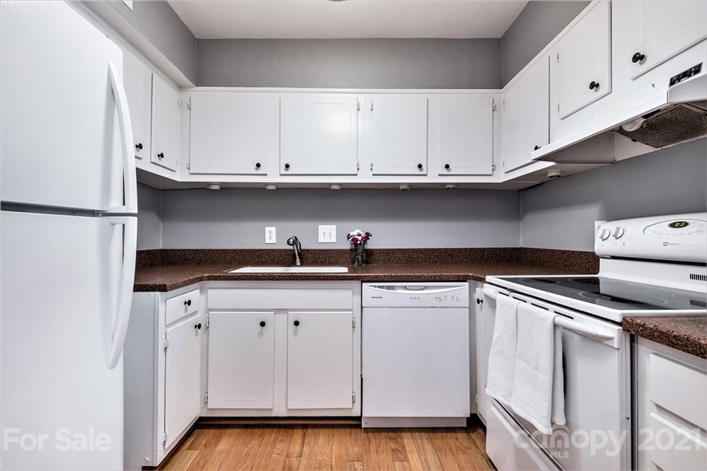 2626 Park Road, Unit D Charlotte, NC 28209 - Photo 10 of 21 Gallery Image 10