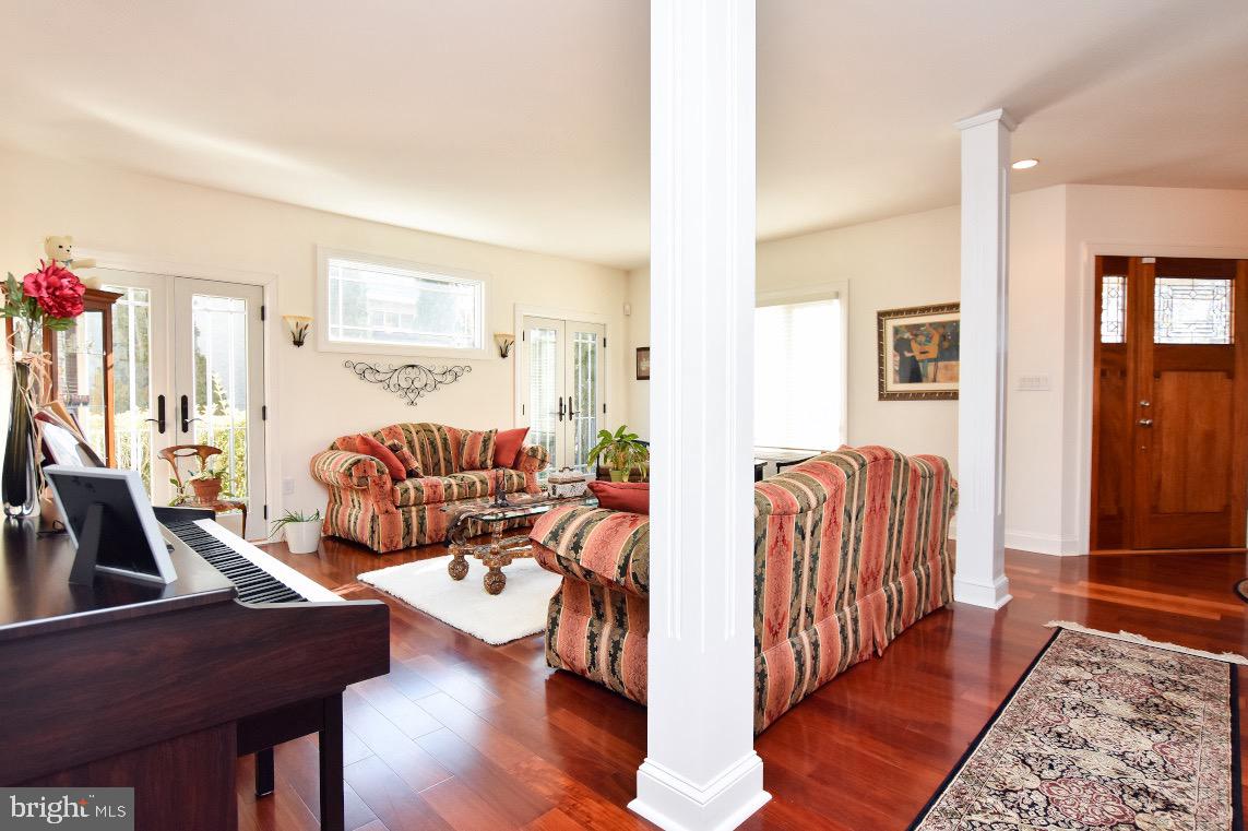 1023 Prospect Ridge Boulevard Haddon Heights, NJ 08035 - Photo 5 of 44 a living room with furniture and a rug