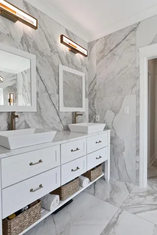 $1,099,000 | 3705 Elio Way, Valparaiso, IN 46385