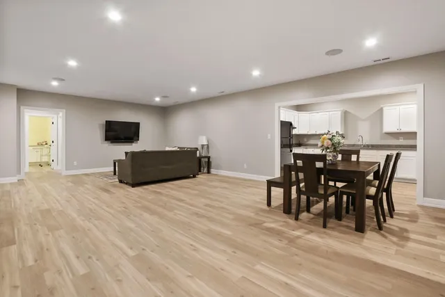 $1,099,000 | 3705 Elio Way, Valparaiso, IN 46385