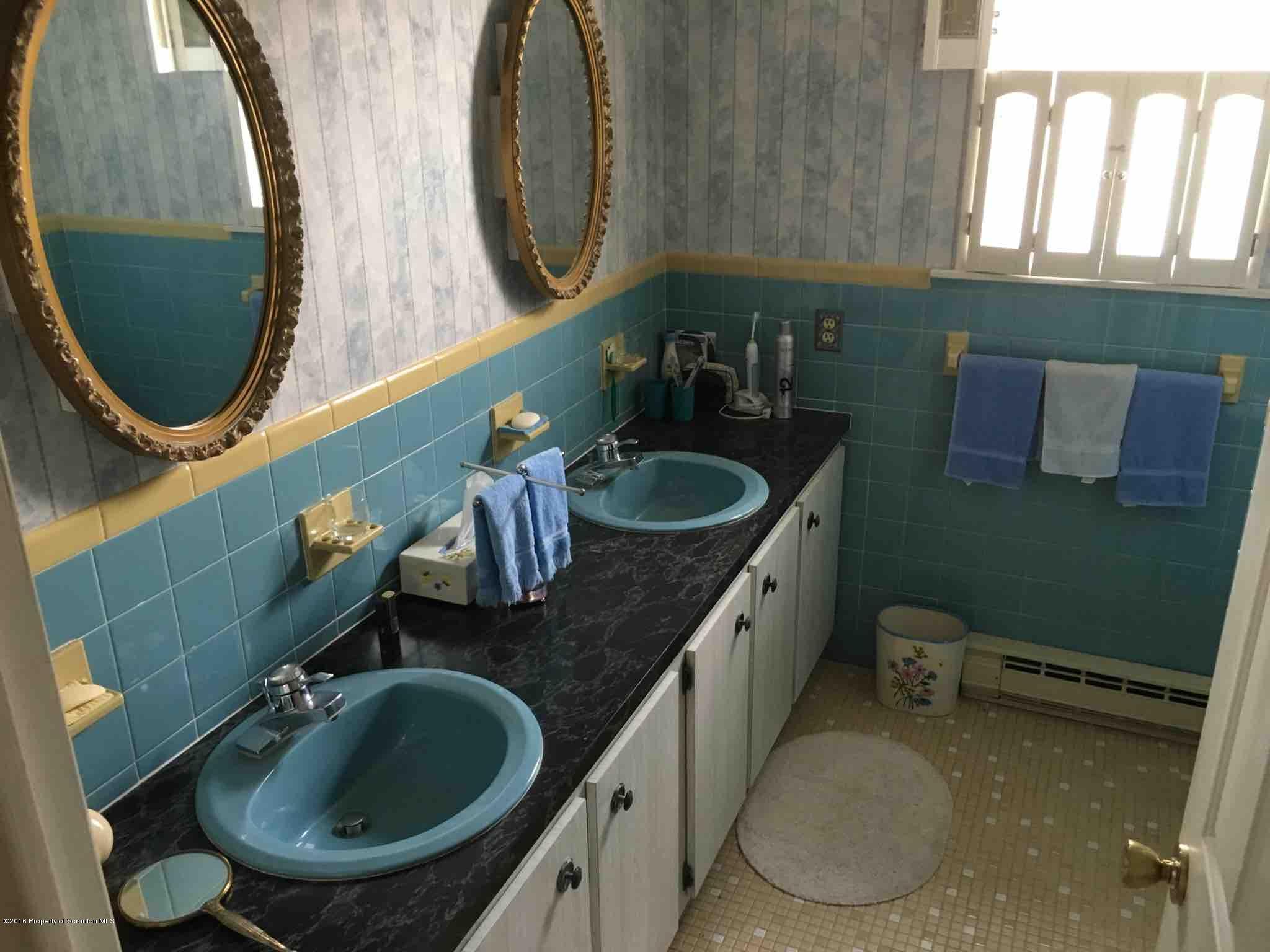 4 Colonels Road Wilkes Barre, PA 18706 - Photo 7 of 12 Gallery Image 7
