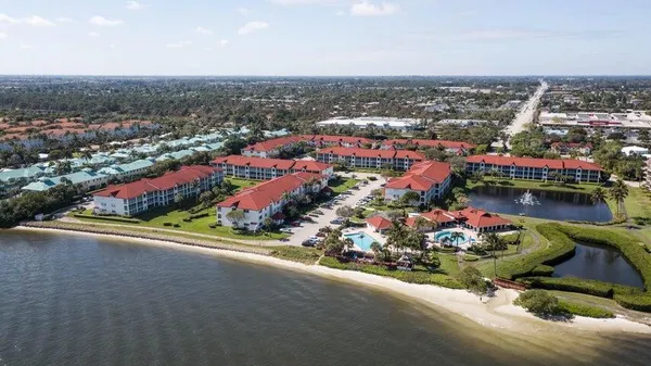 $2,750 | 110 Half Moon Circle, Unit E2, Hypoluxo, FL 33462