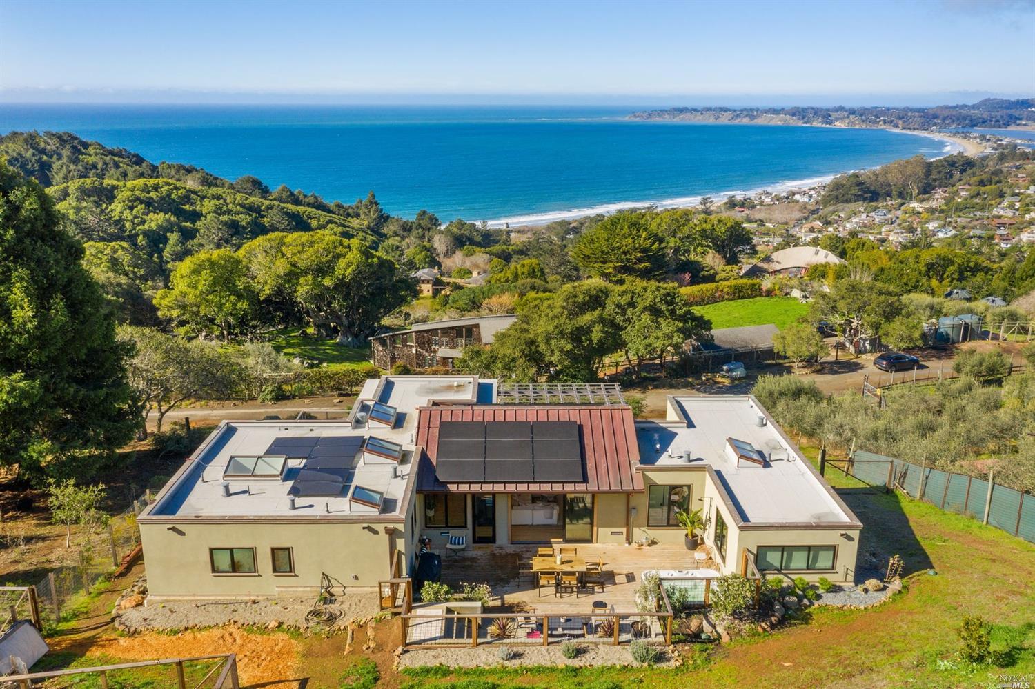 6976 Panoramic Highway Stinson Beach, CA 94970 - Photo 2 of 92