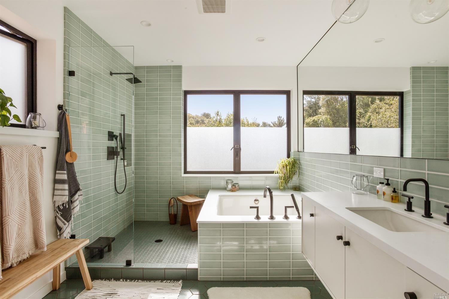 6976 Panoramic Highway Stinson Beach, CA 94970 - Photo 37 of 92