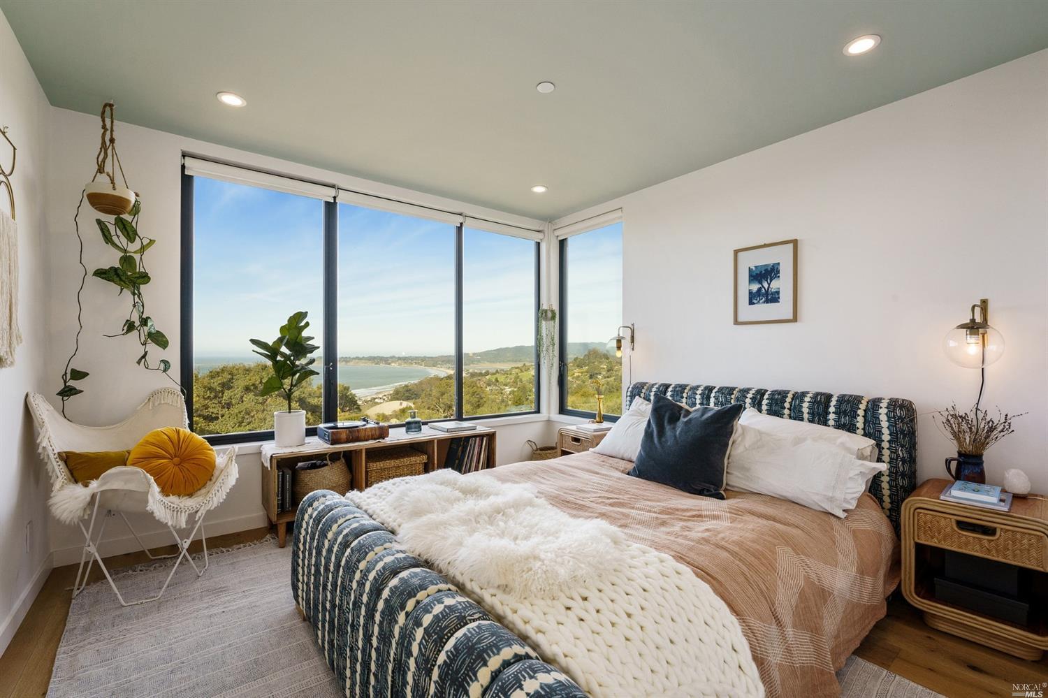 6976 Panoramic Highway Stinson Beach, CA 94970 - Photo 39 of 92