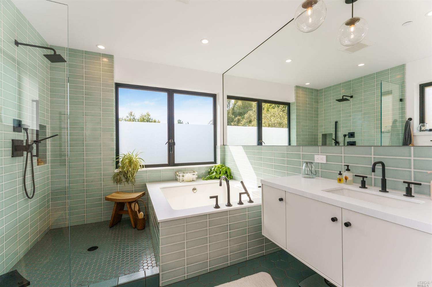 6976 Panoramic Highway Stinson Beach, CA 94970 - Photo 10 of 92