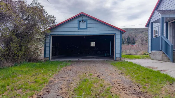 $249,999 | 31308 A Highway, Tonasket, WA 98855