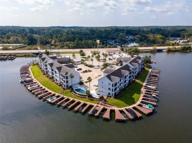 $2,000 | 168 Lake Point Boulevard, Unit A102, Conroe, TX 77356