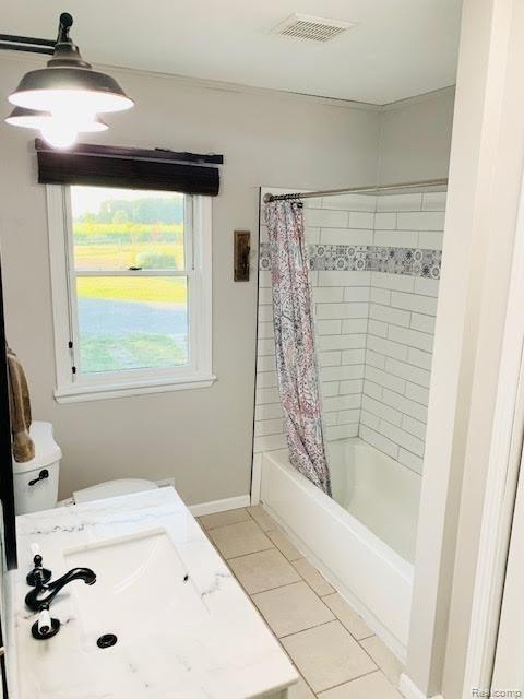 1190 7 Mile Road Kawkawlin, MI 48631 - Photo 18 of 39 bath 1.jpg