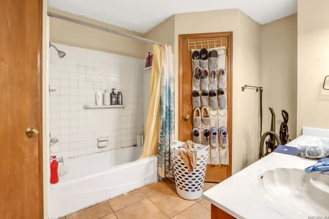 $299,999 | 401 Verbena Drive, Kyle, TX 78640