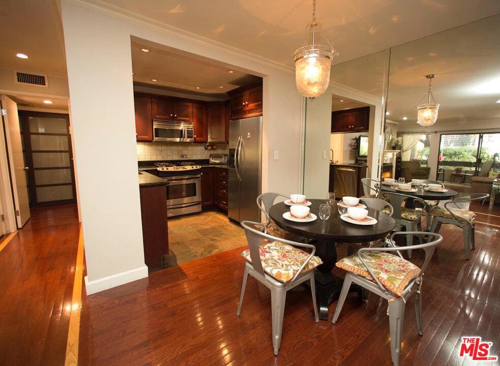 950 North Kings Road, Unit 147 West Hollywood, CA 90069 - Photo 9 of 16