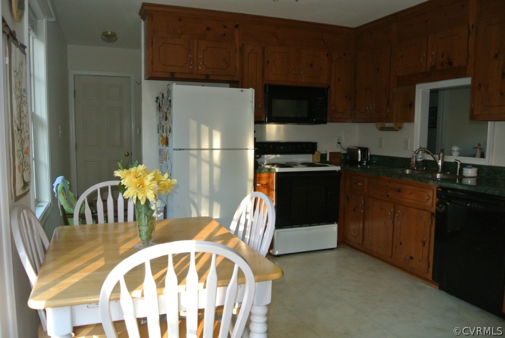 9550 Robin Road Disputanta, VA 23842 - Photo 3 of 22 Gallery Image 3