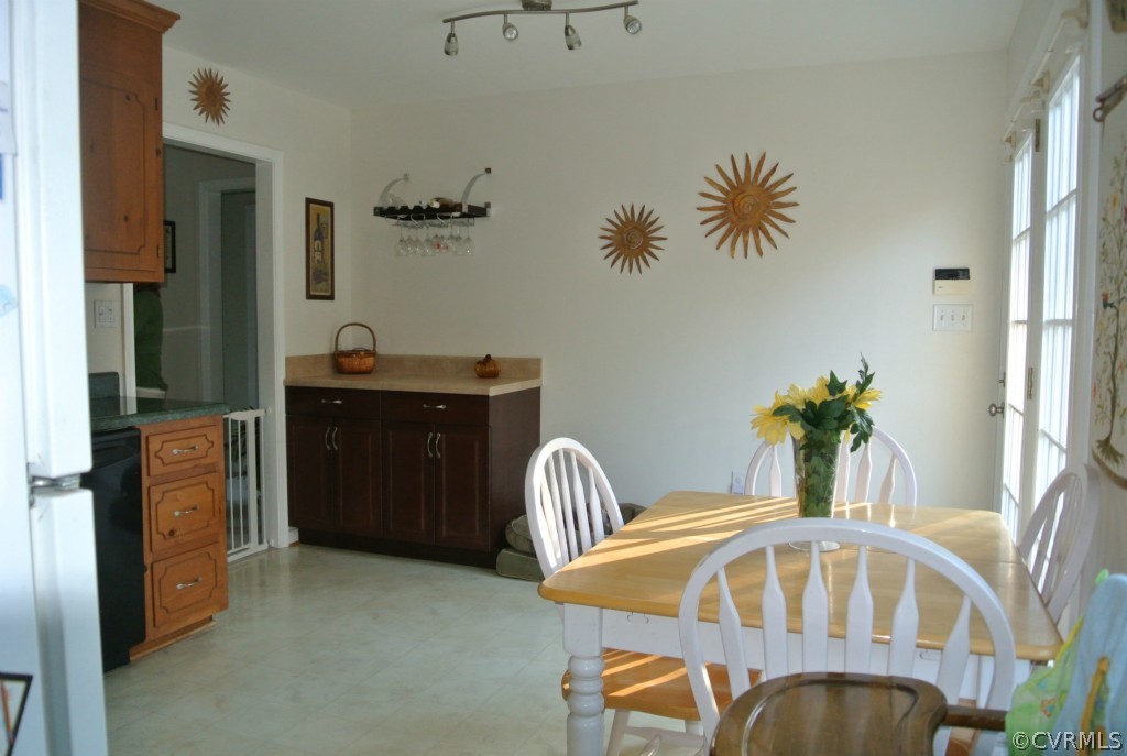 9550 Robin Road Disputanta, VA 23842 - Photo 6 of 22 Gallery Image 6