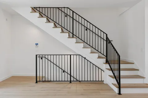 $1,199,000 | 1433 Floribunda Avenue, Unit 6, Burlingame, CA 94010