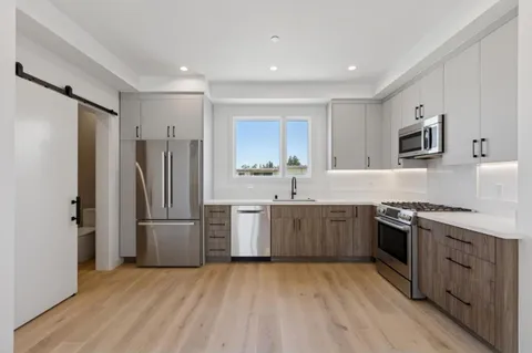 $1,199,000 | 1433 Floribunda Avenue, Unit 6, Burlingame, CA 94010