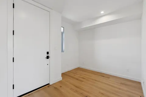 $1,199,000 | 1433 Floribunda Avenue, Unit 6, Burlingame, CA 94010