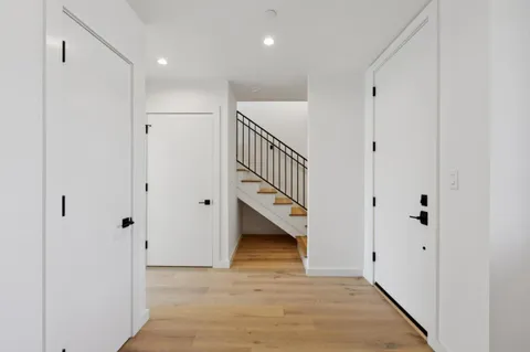 $1,199,000 | 1433 Floribunda Avenue, Unit 6, Burlingame, CA 94010