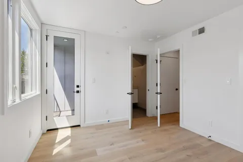 $1,199,000 | 1433 Floribunda Avenue, Unit 6, Burlingame, CA 94010