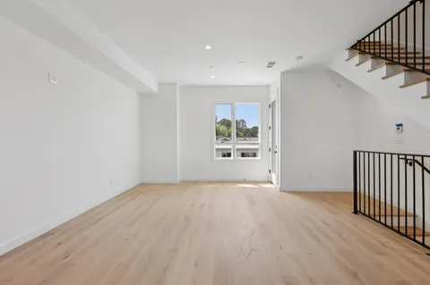 $1,199,000 | 1433 Floribunda Avenue, Unit 6, Burlingame, CA 94010