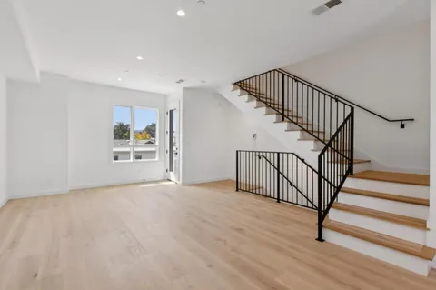 $1,199,000 | 1433 Floribunda Avenue, Unit 6, Burlingame, CA 94010