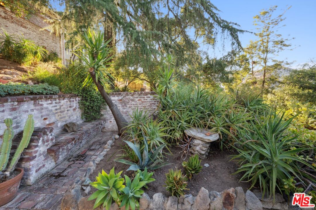 8420 La Tuna Canyon Road Sun Valley, CA 91352 - Photo 3 of 75