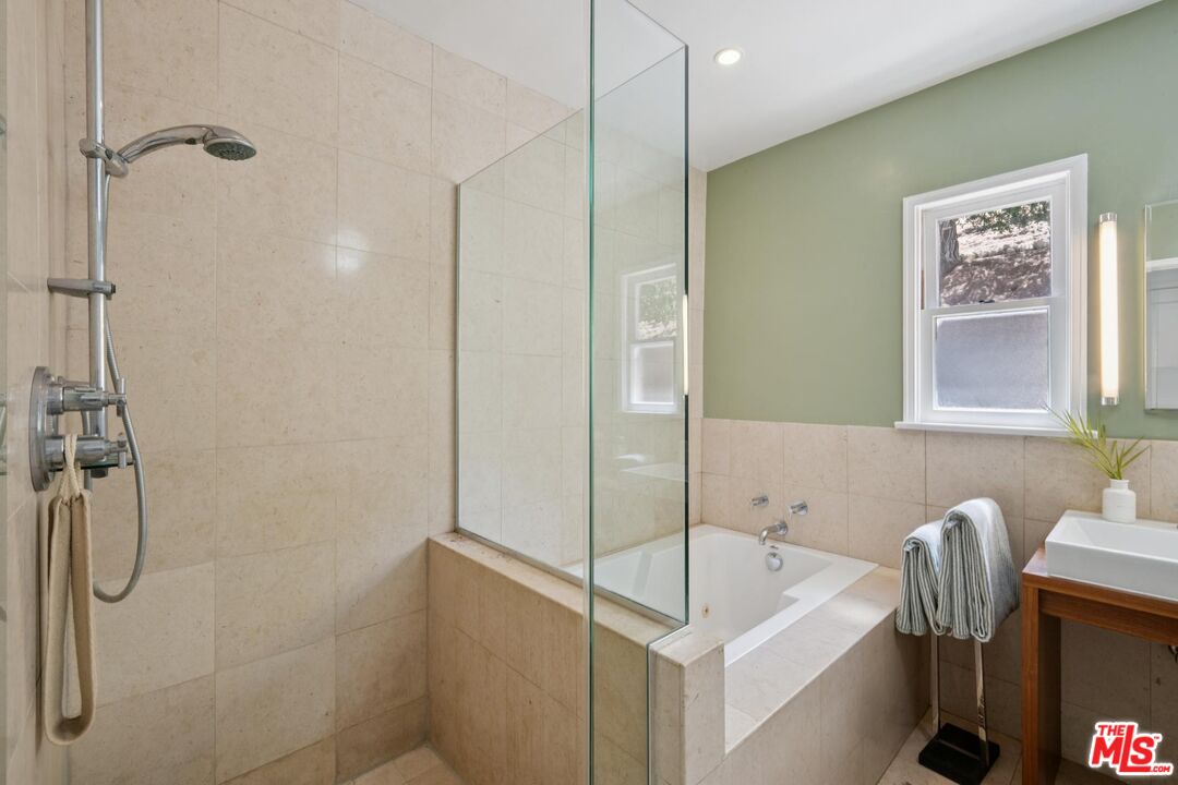 8420 La Tuna Canyon Road Sun Valley, CA 91352 - Photo 32 of 75