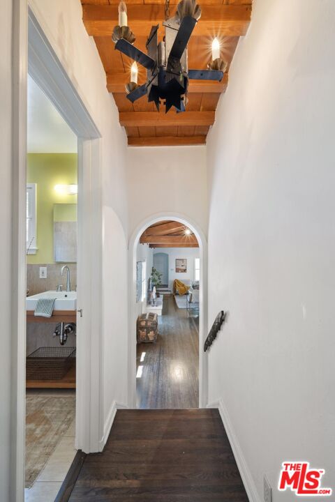 8420 La Tuna Canyon Road Sun Valley, CA 91352 - Photo 33 of 75