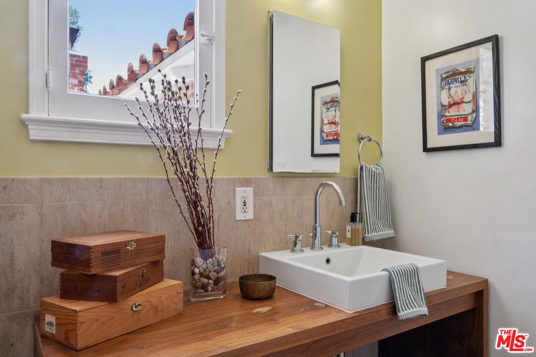 8420 La Tuna Canyon Road Sun Valley, CA 91352 - Photo 35 of 75