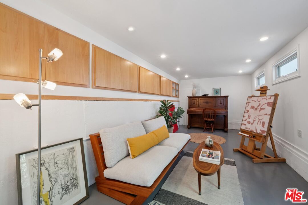 8420 La Tuna Canyon Road Sun Valley, CA 91352 - Photo 37 of 75