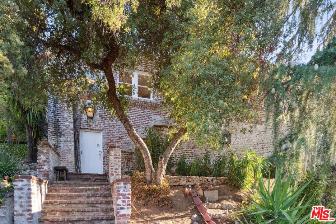 8420 La Tuna Canyon Road Sun Valley, CA 91352 - Photo 4 of 75