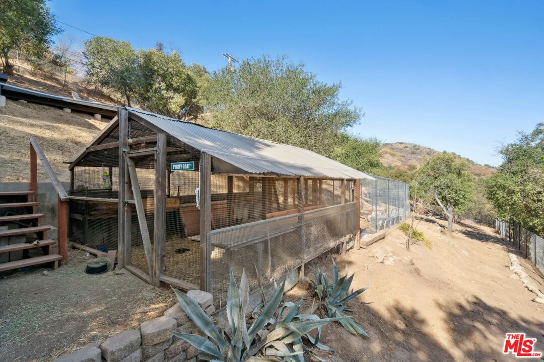 8420 La Tuna Canyon Road Sun Valley, CA 91352 - Photo 54 of 75