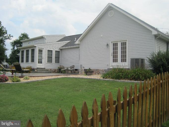 450 Truslow Road Fredericksburg, VA 22405 - Photo 11 of 25 Exterior (Rear)